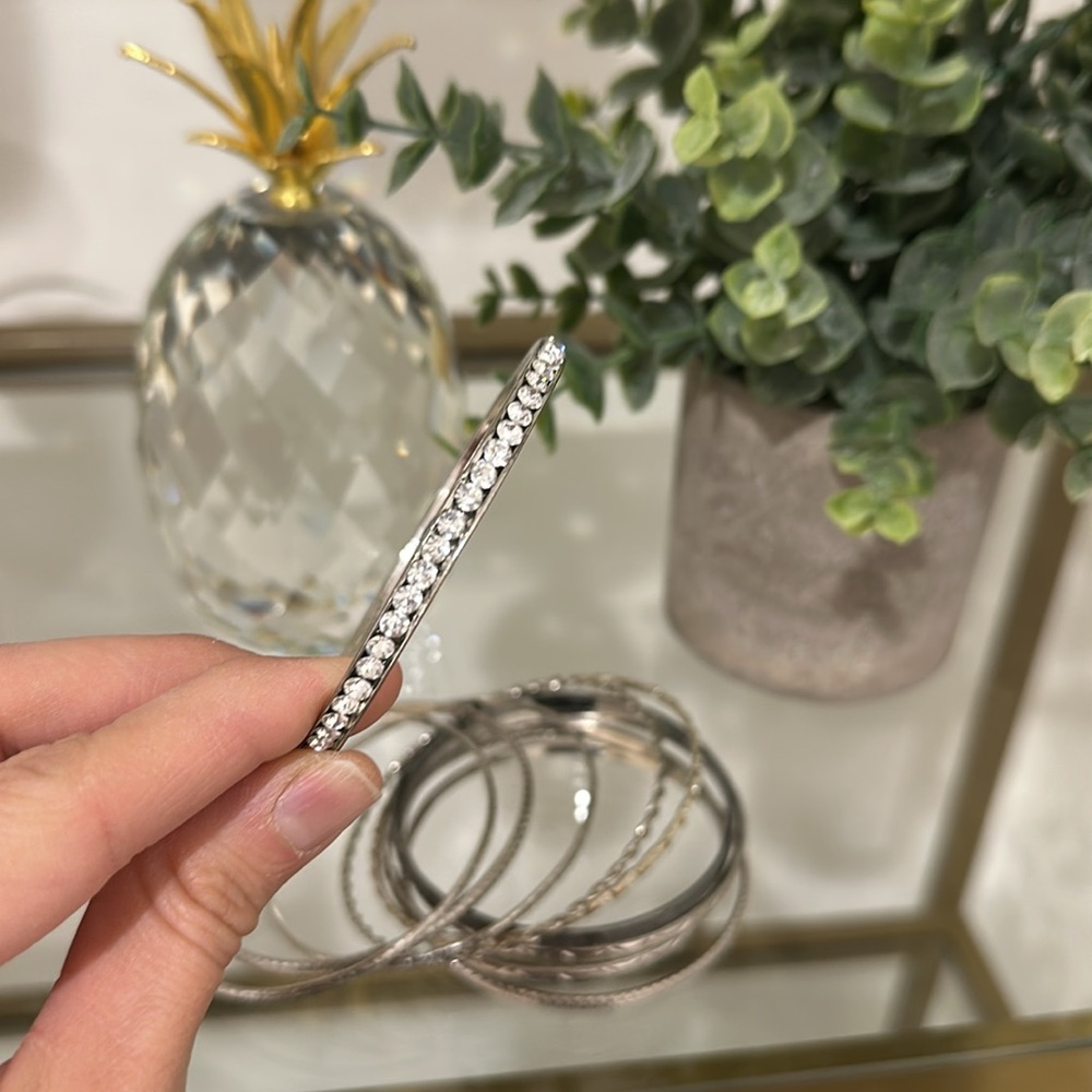 Cache Silver Bangles - Picture 11 of 11